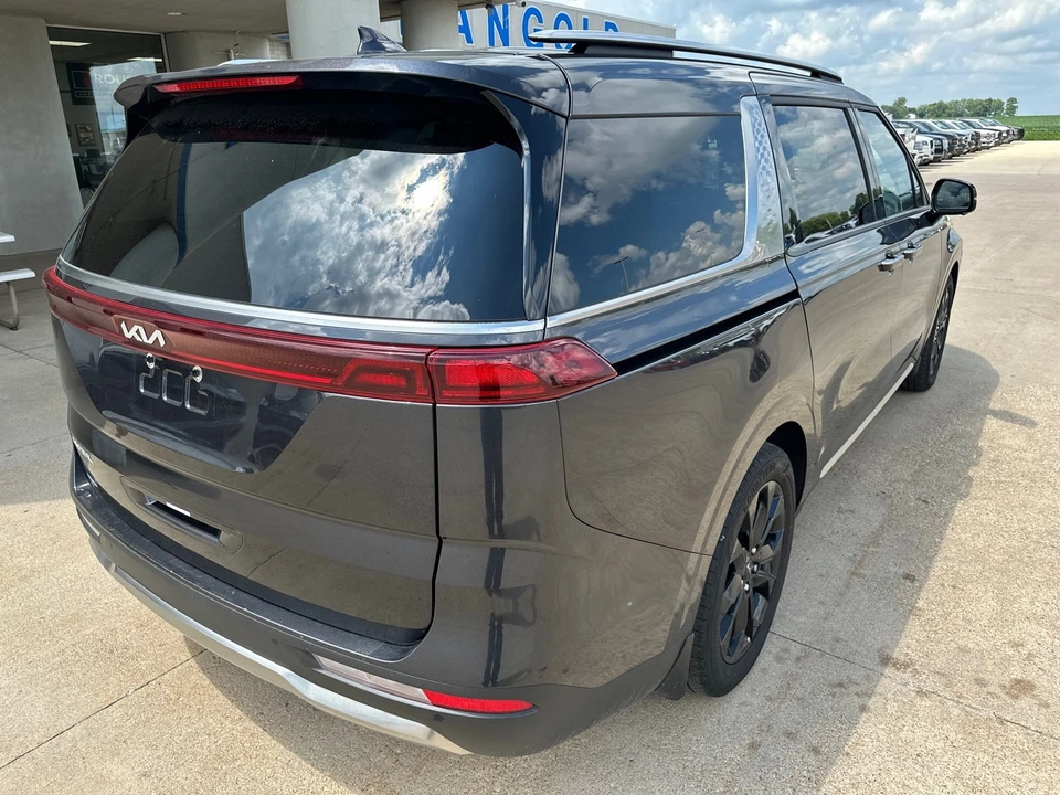2024 Kia Carnival - Image 9 of 12