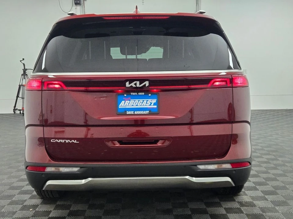 2024 Kia Carnival - Image 10 of 12