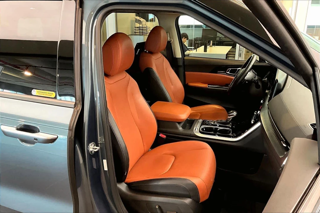 2024 Kia Carnival - Image 9 of 12