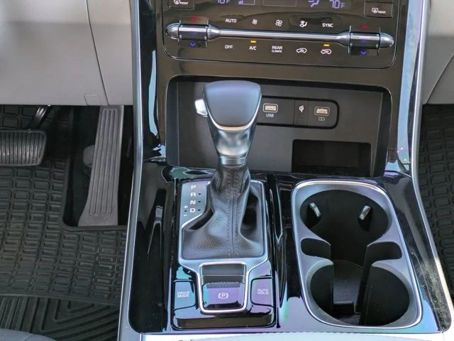 2024 Kia Carnival - Image 15 of 21