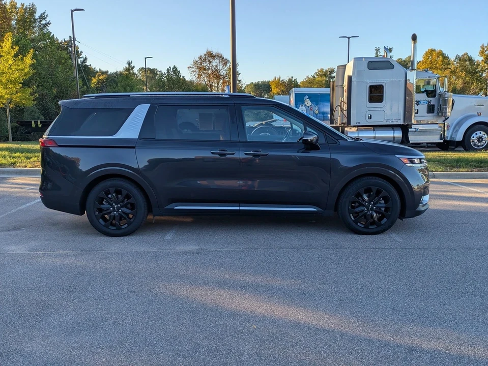 2024 Kia Carnival - Image 3 of 12