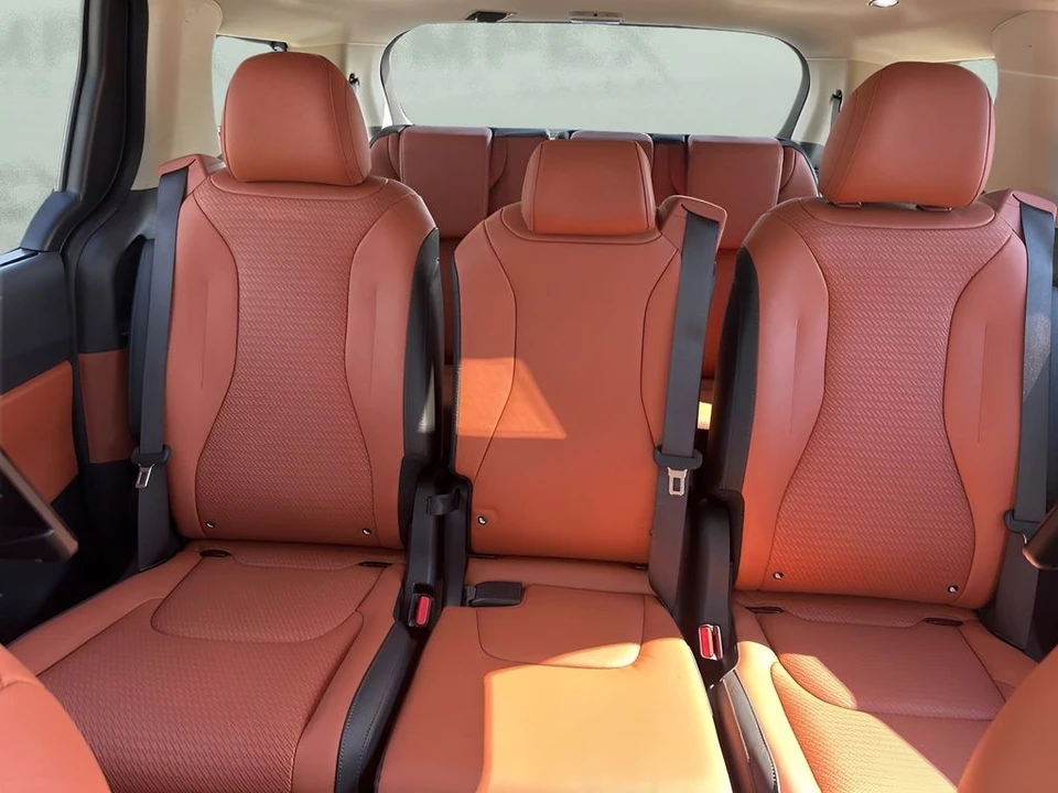 2024 Kia Carnival - Image 13 of 21