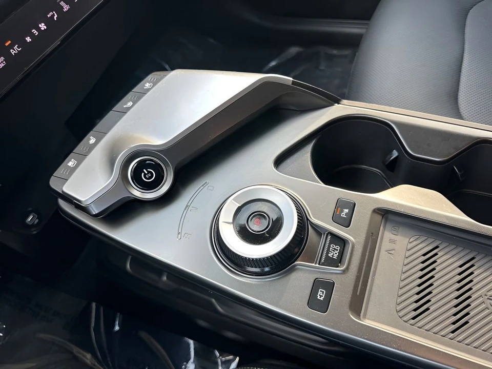 2024 Kia EV6 - Image 15 of 21