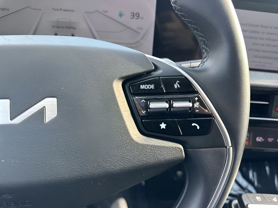 2024 Kia EV6 - Image 14 of 21