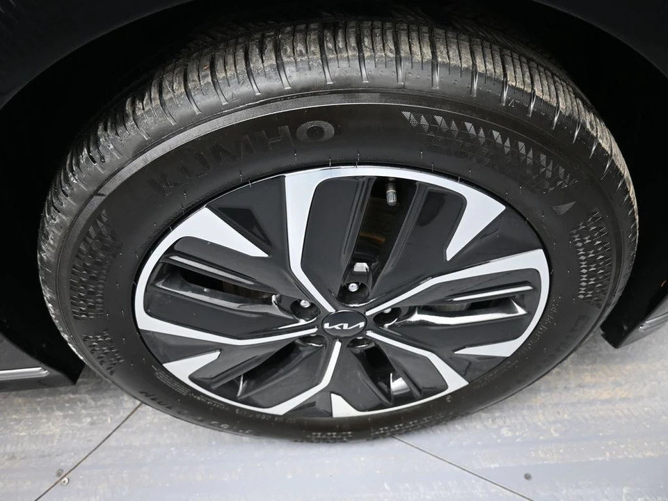 2024 Kia EV6 - Image 13 of 21