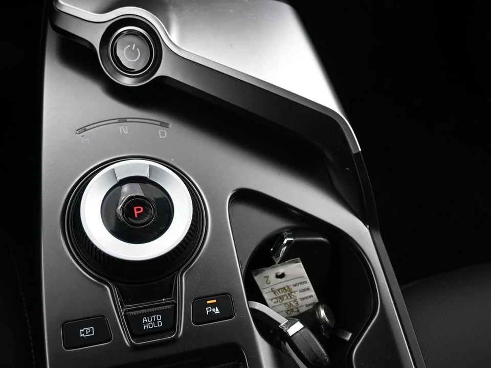 2024 Kia EV6 - Image 17 of 21
