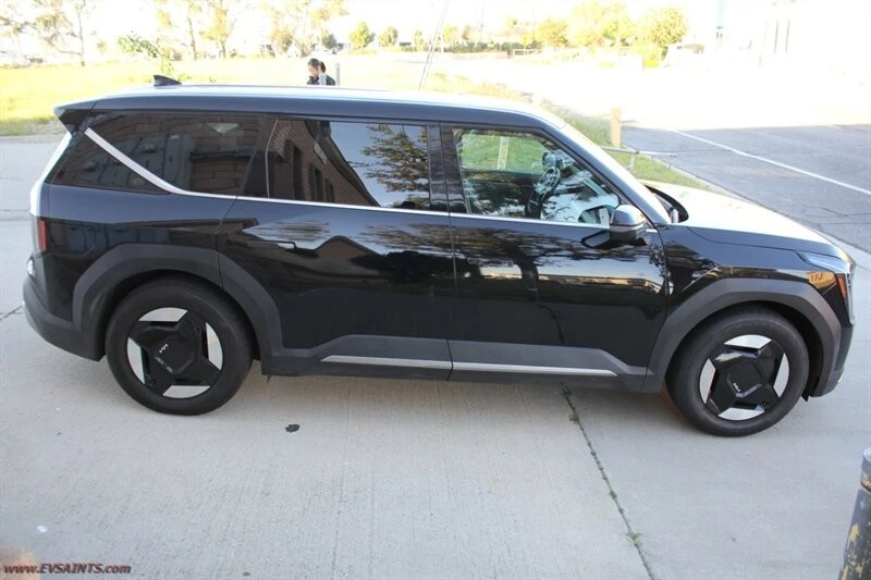 2024 Kia EV9 - Image 9 of 21