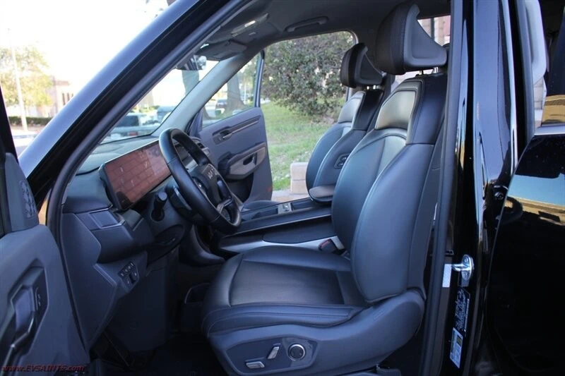 2024 Kia EV9 - Image 13 of 21