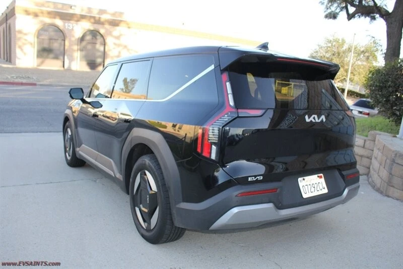 2024 Kia EV9 - Image 5 of 21