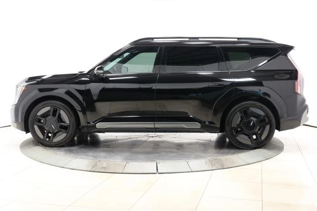 2024 Kia EV9 - Image 8 of 12