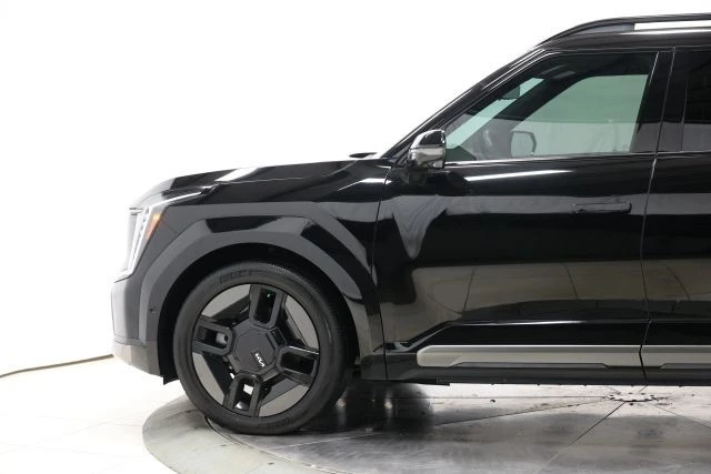 2024 Kia EV9 - Image 7 of 12