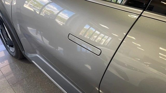 2024 Kia EV9 - Image 14 of 31
