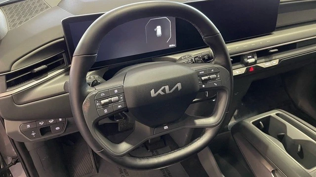 2024 Kia EV9 - Image 29 of 31