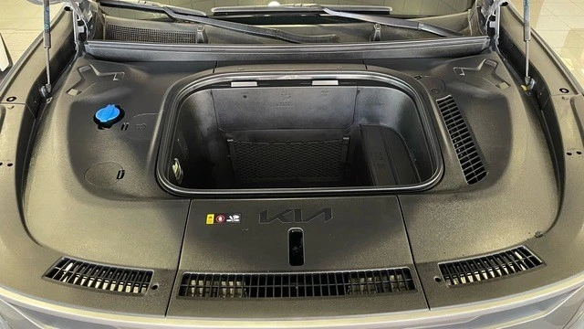 2024 Kia EV9 - Image 21 of 31