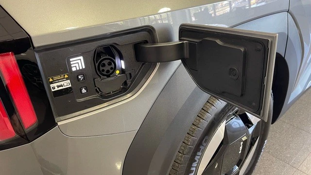 2024 Kia EV9 - Image 20 of 31