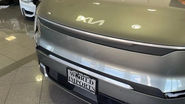 2024 Kia EV9 - Image 11 of 31