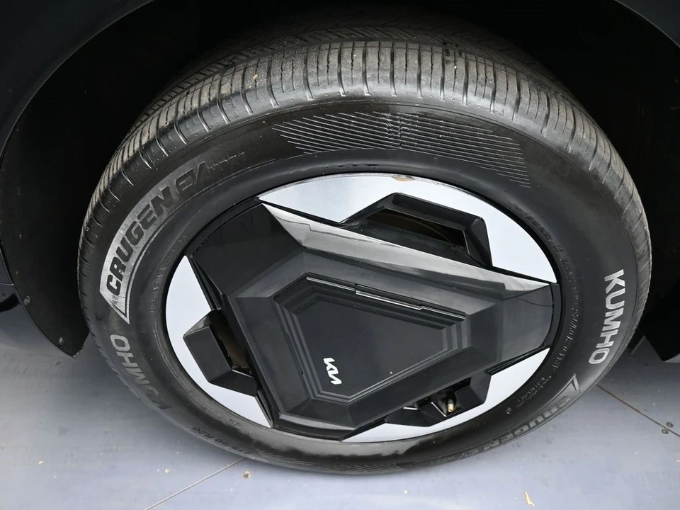 2024 Kia EV9 - Image 12 of 12