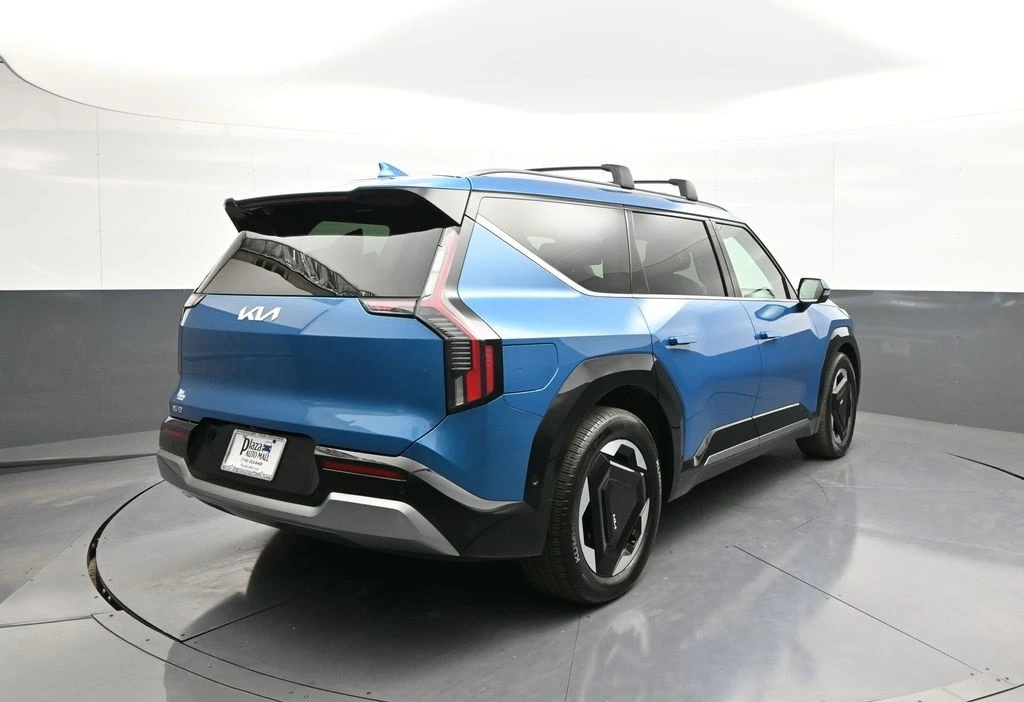 2024 Kia EV9 - Image 6 of 12