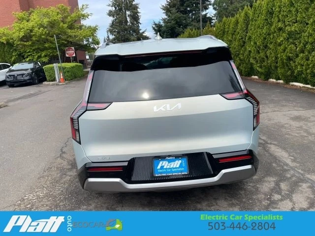 2024 Kia EV9 - Image 8 of 21