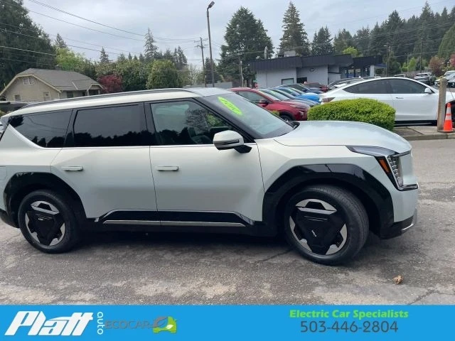 2024 Kia EV9 - Image 13 of 21