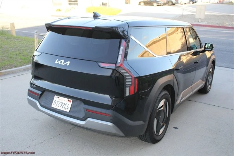 2024 Kia EV9 - Image 7 of 21