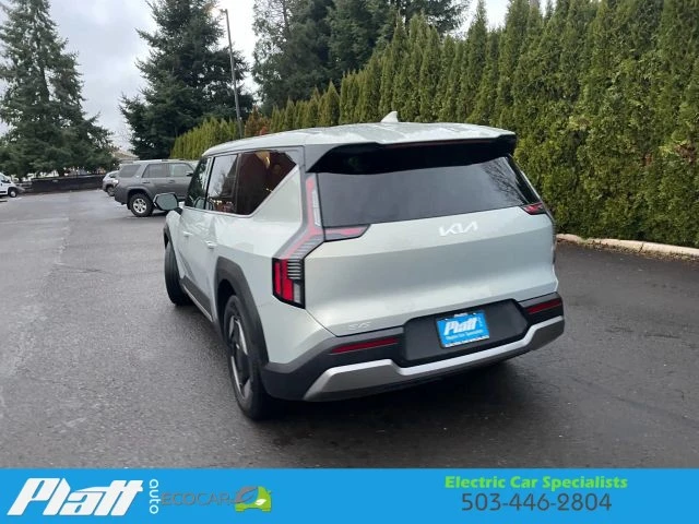 2024 Kia EV9 - Image 6 of 12