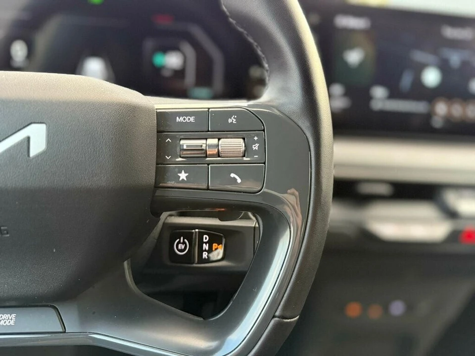 2024 Kia EV9 - Image 13 of 21