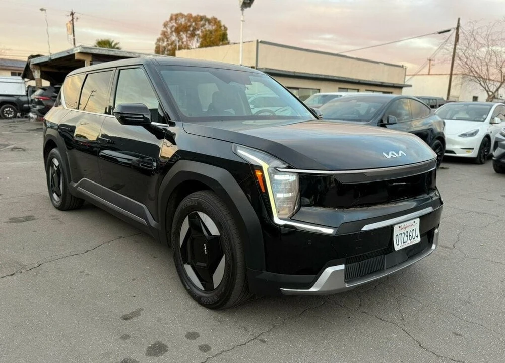 2024 Kia EV9 - Image 3 of 21