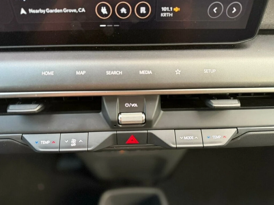 2024 Kia EV9 - Image 17 of 21