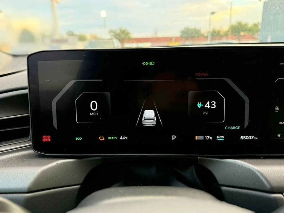 2024 Kia EV9 - Image 14 of 21