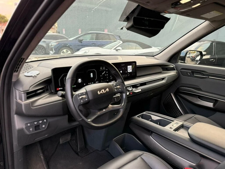 2024 Kia EV9 - Image 10 of 21