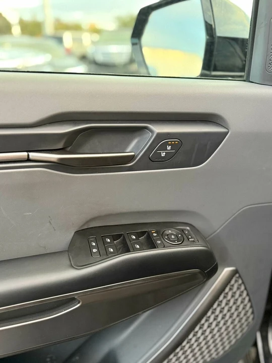 2024 Kia EV9 - Image 20 of 21