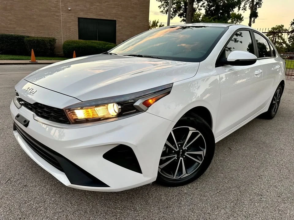 2024 Kia Forte - Image 2 of 7