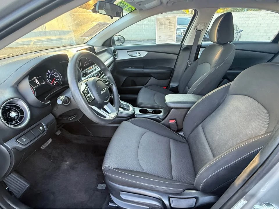 2024 Kia Forte - Image 5 of 10