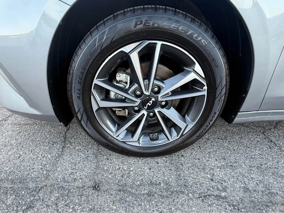 2024 Kia Forte - Image 4 of 10