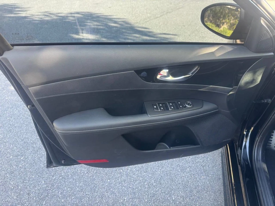 2024 Kia Forte - Image 10 of 18