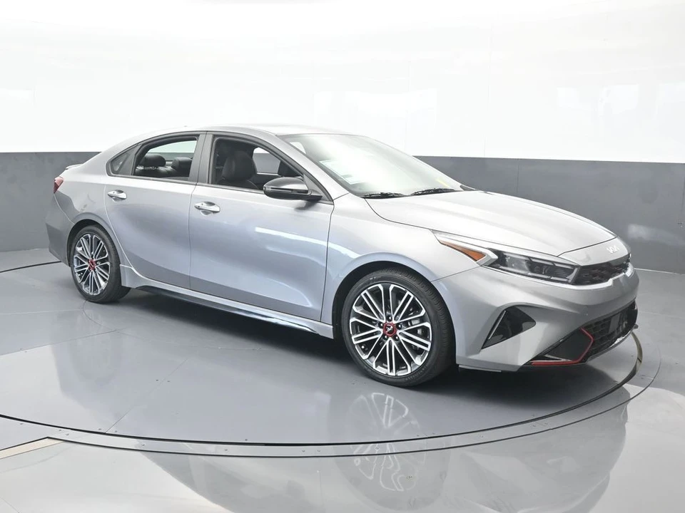 2024 Kia Forte - Image 8 of 12