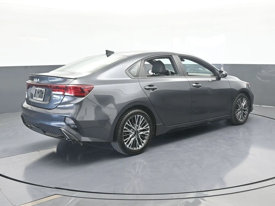 2024 Kia Forte - Image 6 of 12