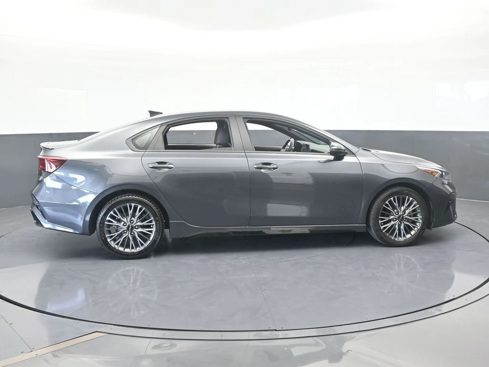 2024 Kia Forte - Image 7 of 12