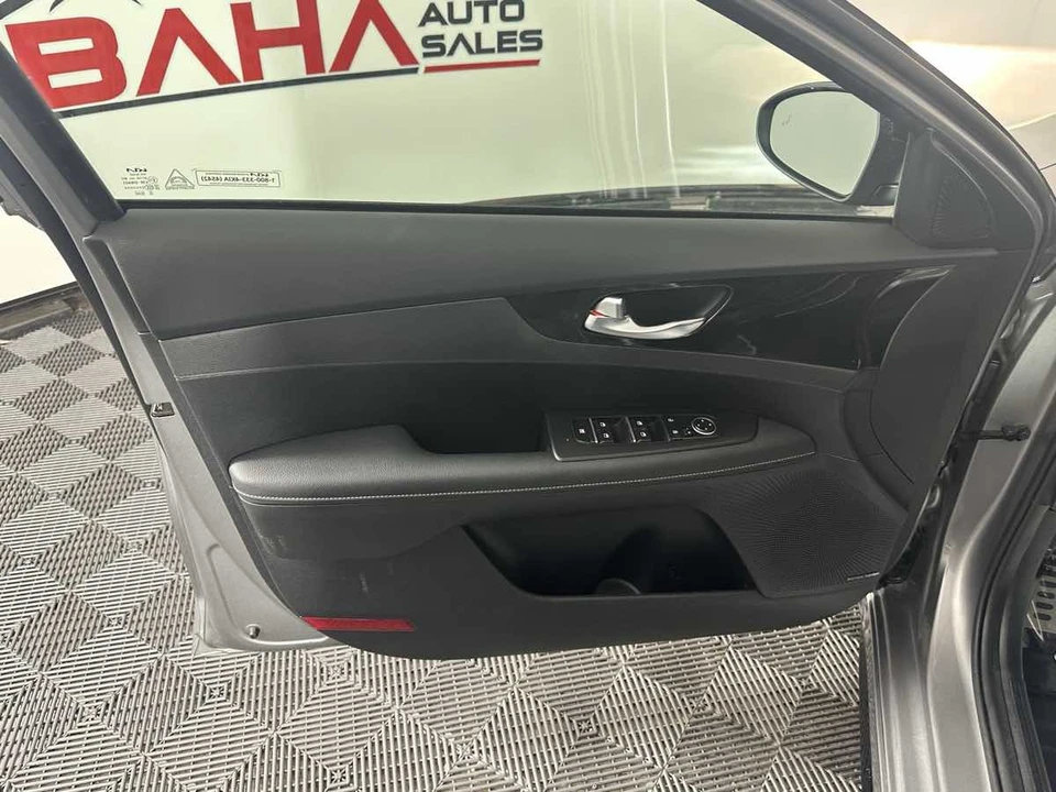 2024 Kia Forte - Image 17 of 21