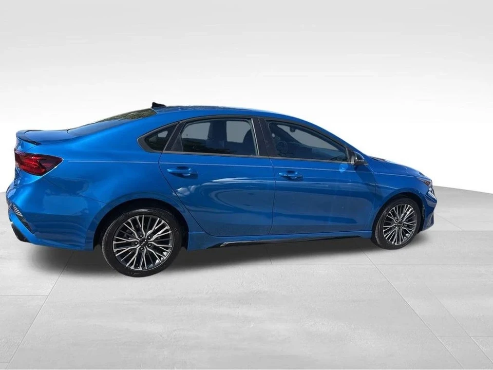 2024 Kia Forte - Image 10 of 12