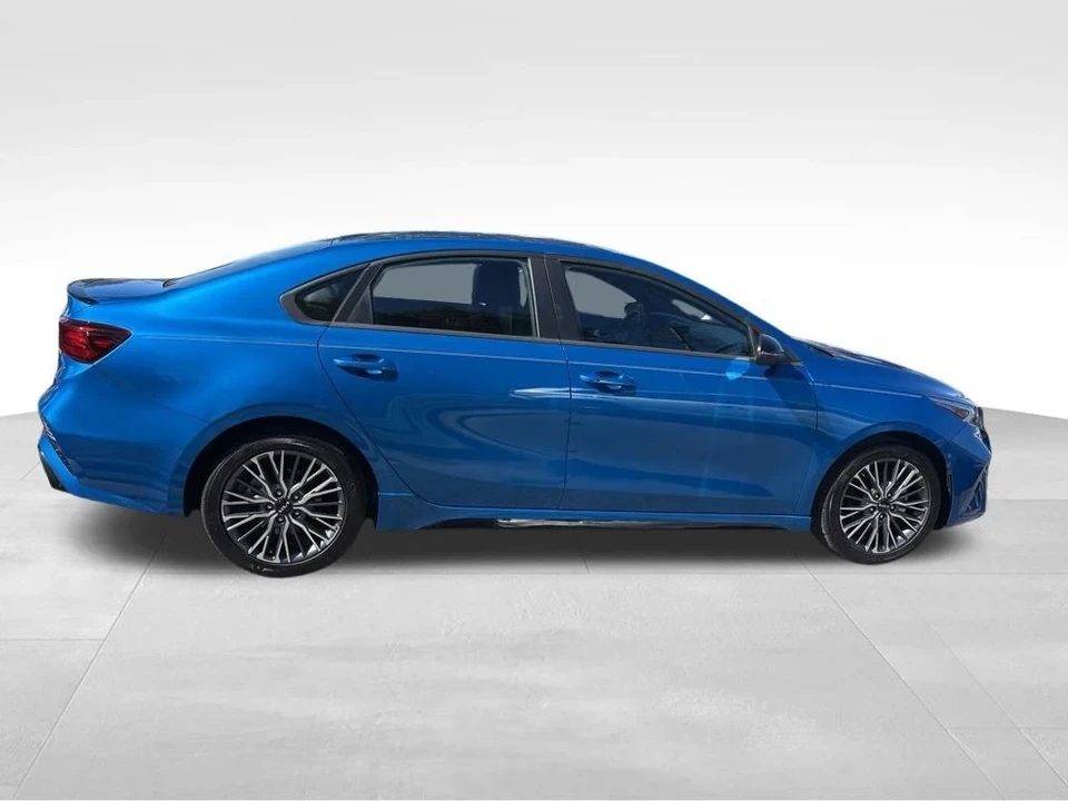 2024 Kia Forte - Image 9 of 12