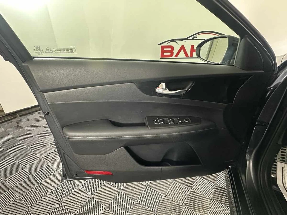 2024 Kia Forte - Image 15 of 21