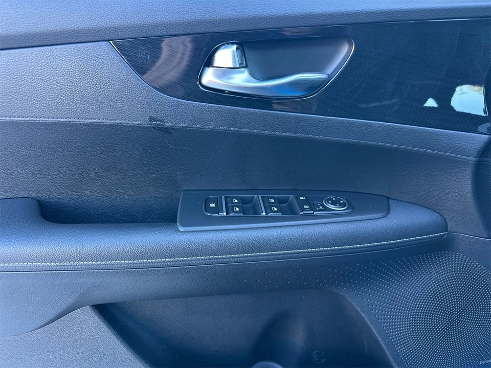 2024 Kia Forte - Image 11 of 12