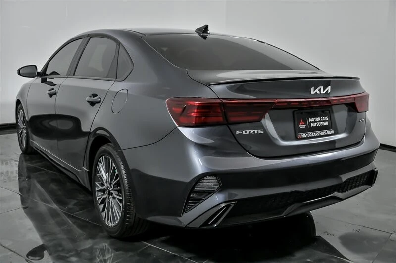 2024 Kia Forte - Image 8 of 21