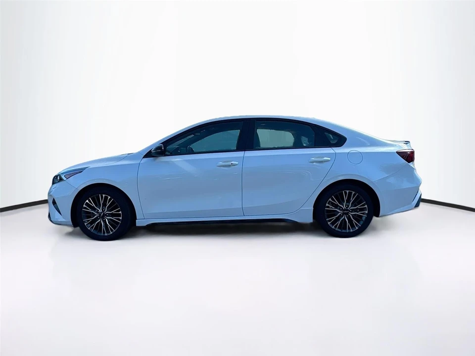 2024 Kia Forte - Image 4 of 21