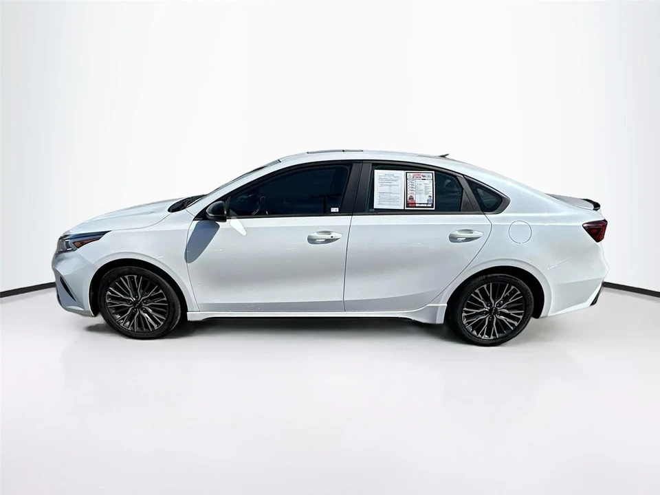 2024 Kia Forte - Image 4 of 21