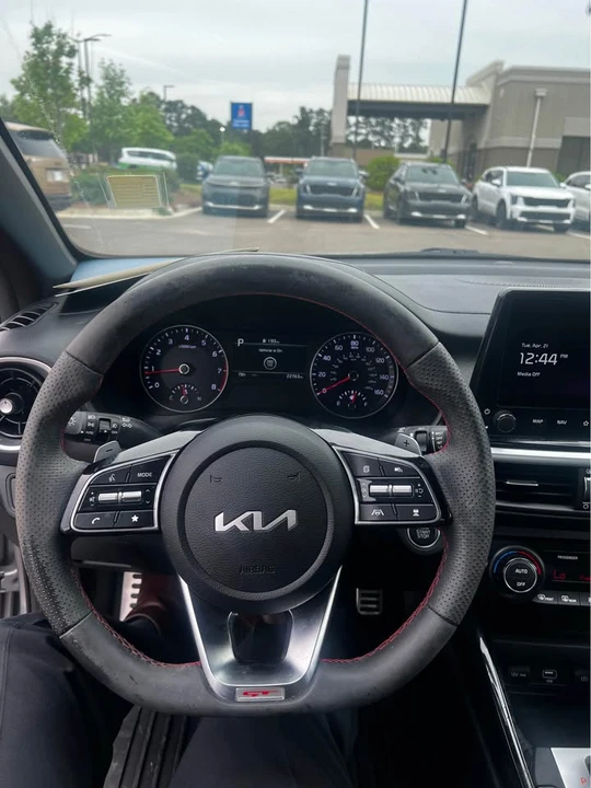 2024 Kia Forte - Image 17 of 19