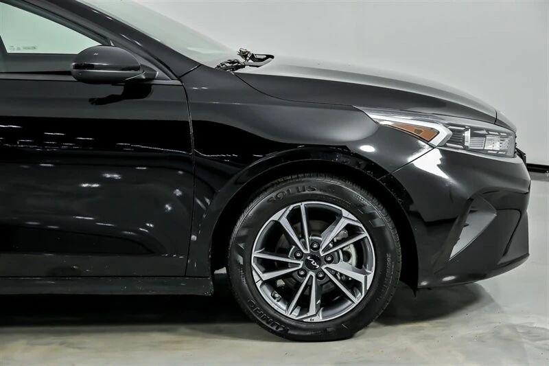 2024 Kia Forte - Image 15 of 21