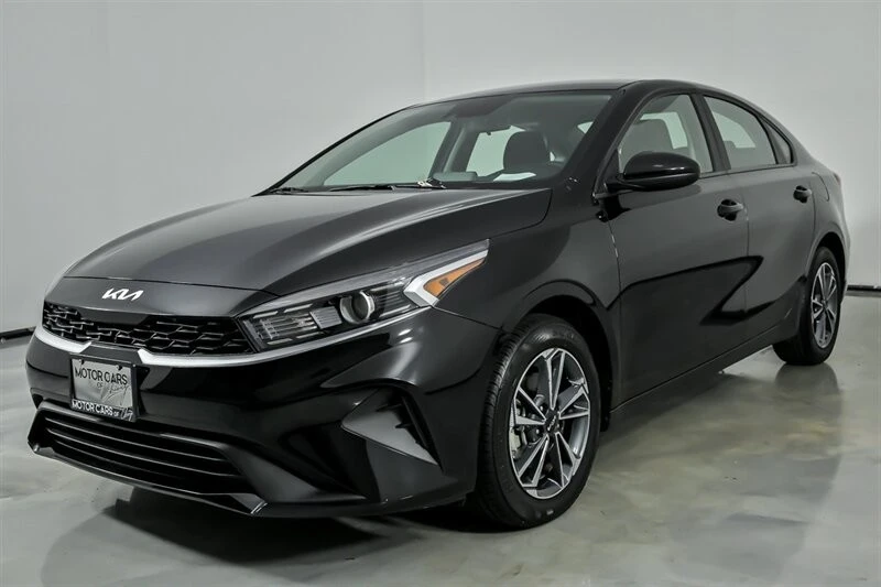 2024 Kia Forte - Image 6 of 21